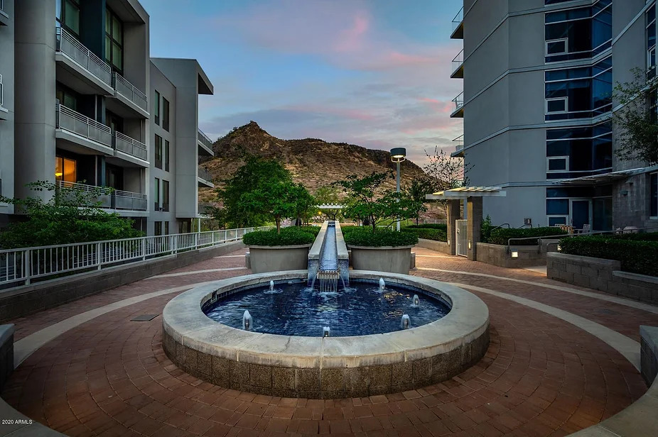 Shared common space with fountain at Bridgeview Condominiums